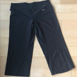 Nike Pants - Nike dry fit Capri pants Nike Pants - Nike dry fit Capri pants